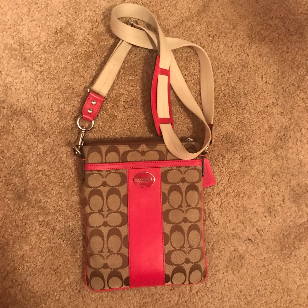 Cute Coach crossbody